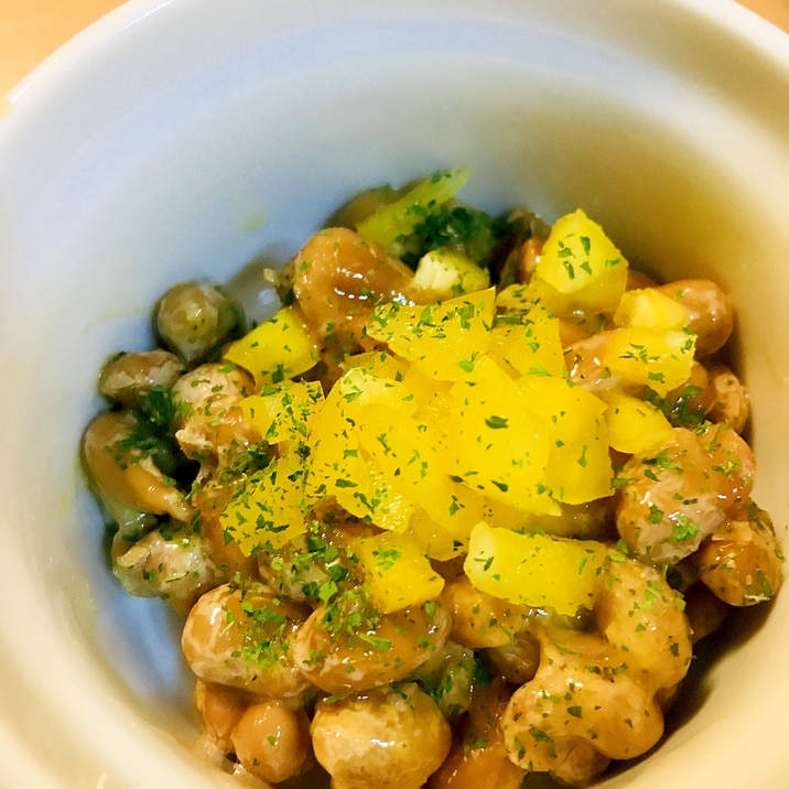 今日の納豆●パプリカ(黄)のシャキシャキ納豆